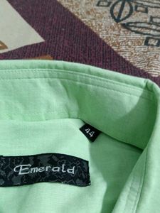 Men&#39;s Light Green Shirt