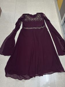 long sleeves gown with choker