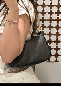 Coach Teri Shoulder Bag First Copy