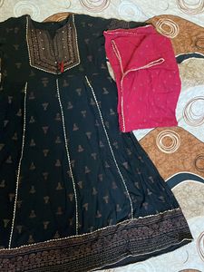 🖤🩷Beautiful Black Anarkali And Dupatta🩷🖤
