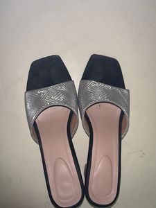 SHIMMER HEELS SIZE 5