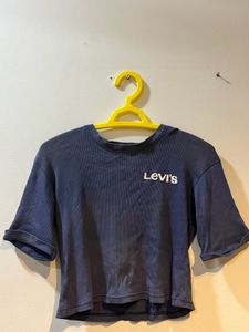 Levi's Cropped Tee
