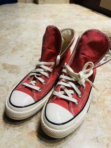 Brand New Peach Converse