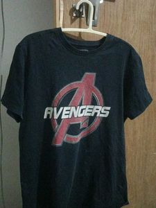 Avengers Graphic T-Shirt size M