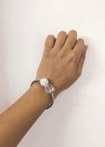 White&amp;SilverBraceletWith CrystalAdornments
