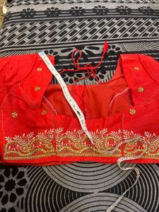 Elegant Peach Saree With Blouse
