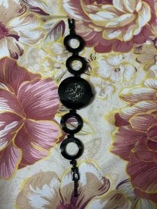 Elegant Black Bracelet Watch