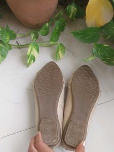 Red Star Pointed Toe Flats