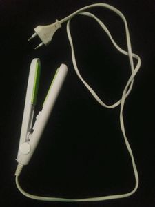 Mini hair straightner