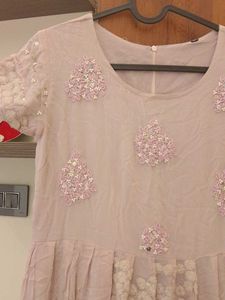 Ladies Top wear