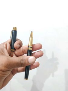 Parker Black &amp; Gold Rollerball Pen