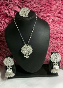 Elegant Silver-Tone Jewelry Set