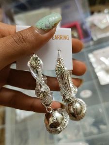 Unique Design Jhumka With Diamond Work💎