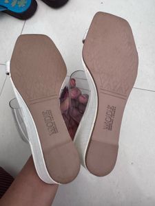 Red Tape Mode White Sandals