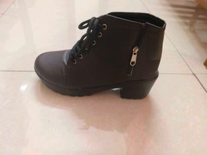 women brown leather Boot (41 size)