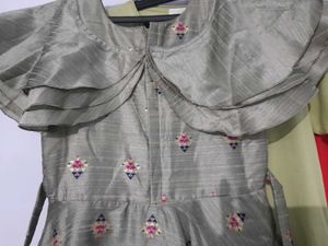 Girls Gown,like New