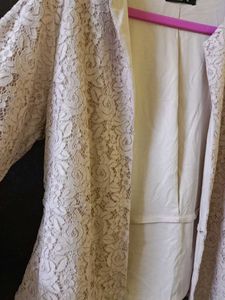 💜 Enchanting Lavender Floral Lace Shrug💜