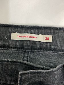 Women Levi’s Denim 28 Waist Length Ankle Mentioned