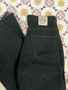 Trendy Black Jeans – Great Condition