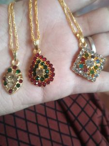 Beautiful Pendant With Chain