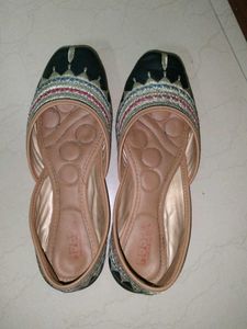 Black Fancy Punjabi Jutti