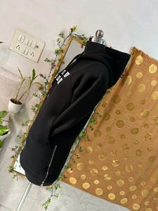 Soft And Light Weight Thick Fabric Hoodie