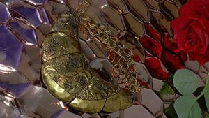 Neckpiece