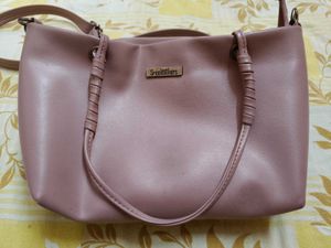 Elegant Sreeleathers Handbag