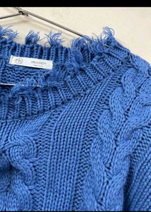 Drop shoulder pretty sweater.