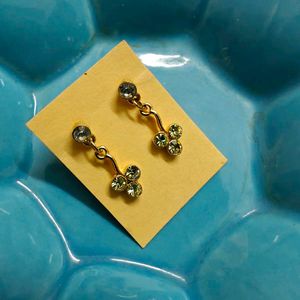 🆕 Dangling Gold Earrings