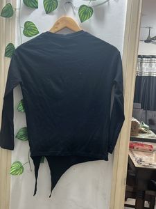 Today offer 💕Beautiful Knot Crop Top💕