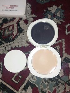 Lakme Absolute Perfect Radiance Compact