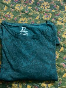 Urbano Fashion Tee - Large