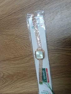 GUGUO Women's Gold Watch