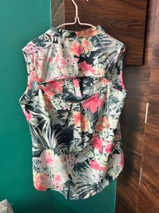 Floral Sleeveless Blouse