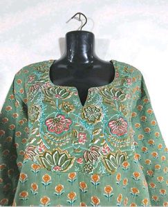Elegant Floral Print Kurta Set New