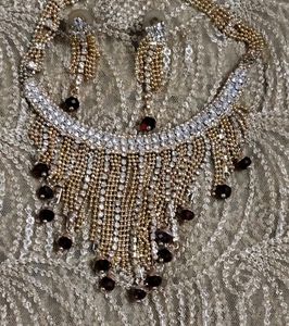 New Elegant Necklace Set