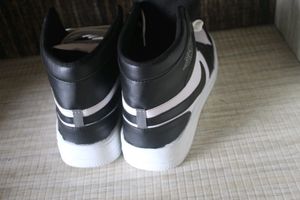Black And White Sneaker 👟👟