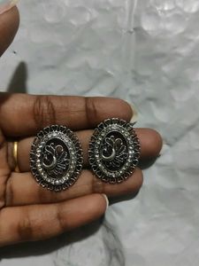 Antique Peacock Stud Earrings🦚