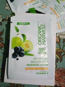 Organic Hervest advanced Brightening Facial Kit