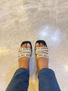 Cai Footwears