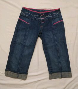 Brand New 3/4th Jeans 28 Waist