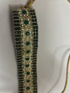 A Beautiful Green Nd Gold Choker Piece