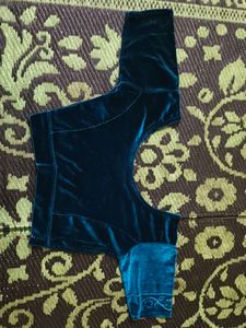 Valvate Blouse