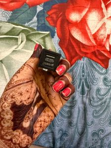 Huda Beauty Lipstick “Masquerade”