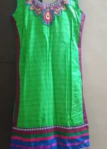 Green Embroidered Kurta