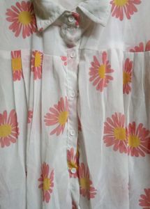 Daisy Print Top 😍