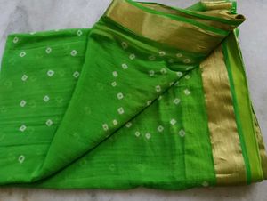Without Blouse Parrot Green Saree