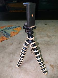 Tygot 13 inch Flexible Gorillapod Tripod with Mobile Attachment for DSLR, Action Cameras &amp; Smartphones Tripod, Tripod Kit (Black/White, Supports Up to 3000 g)