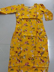 Women Floral Print Crepe Straight Kurta(Yellow) M